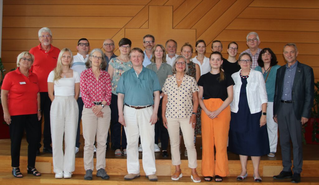 Gruppenfoto: Teilnehmende der vierten Netzwerktagung Oral History des DRK in Nürnberg.